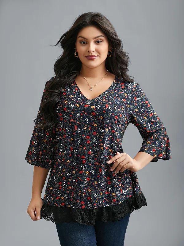 V-Neck Floral Print Lace Hem Blouse